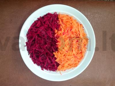 Salotos su žaliais burokėliais ir morkomis Žingsnis 1