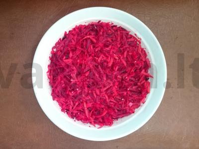 Salotos su žaliais burokėliais ir morkomis Žingsnis 2