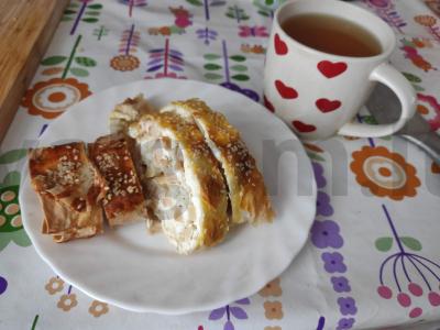 Dietinis vyniotinis su varške ir vaisiais pagrindine nuotrauka