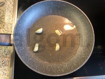 Cezario salotos su vištienos krūtinėle Žingsnis 1