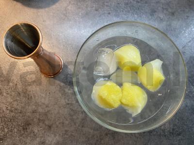 Alkoholinis kokteilis "Tropic" su ananasais Žingsnis 2