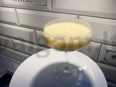 Alkoholinis kokteilis "Tropic" su ananasais pagrindine nuotrauka