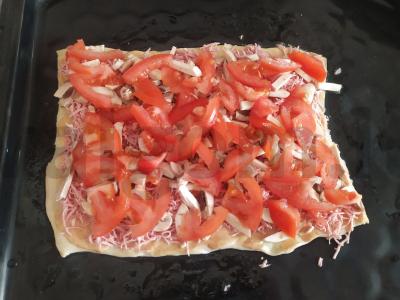 Pica ant sluoksniuotos tešlos "Dešimt minučių" Žingsnis 5