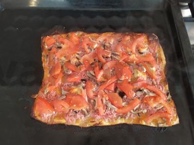 Pica ant sluoksniuotos tešlos "Dešimt minučių" pagrindine nuotrauka