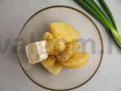 Bulvių košė su žaliaisiais svogūnais Žingsnis 3