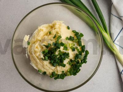 Bulvių košė su žaliaisiais svogūnais Žingsnis 4