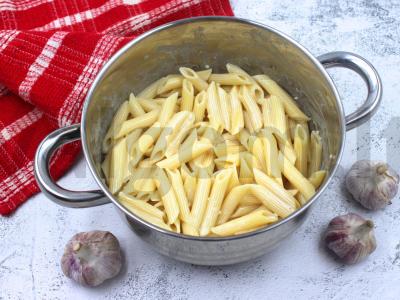 Penne rigate su grietinėlės padažu Žingsnis 5