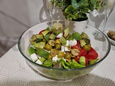 Daržovių salotos su feta ir avokadu Žingsnis 5