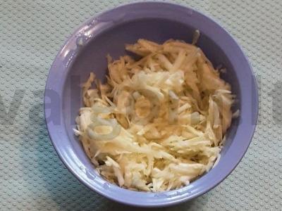 Skanūs močiutės kotletai su cukinijomis ir sūriu Žingsnis 1