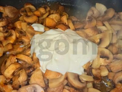 Makaronai su grybais grietinės padaže Žingsnis 4