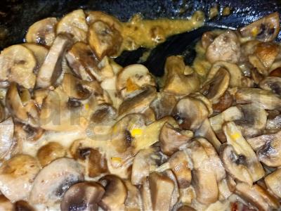 Makaronai su grybais grietinės padaže Žingsnis 6