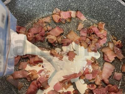 Makaronai su šonine ir grietinėle Žingsnis 3