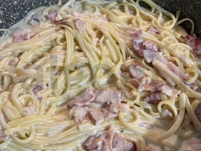 Makaronai su šonine ir grietinėle Žingsnis 5