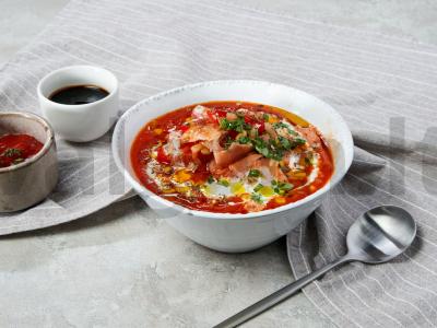 Kukurūzų sriuba su pomidorų sultimis pagrindine nuotrauka