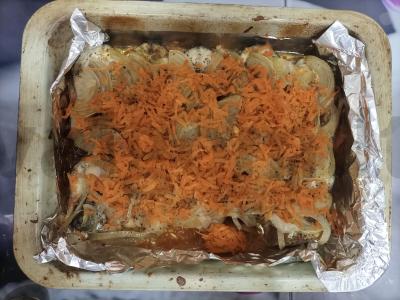 Skumbrė, kepta su daržovėmis pagrindine nuotrauka