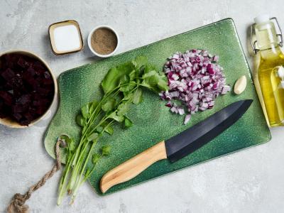 Burokėlių salotos su spanguolėmis Žingsnis 1