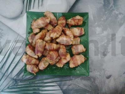 Į šoninę įvyniota vištienos filė pagrindine nuotrauka