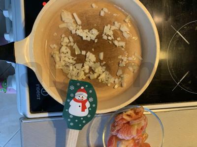 Kiaušiniai su pomidorais ir sūriu Žingsnis 1