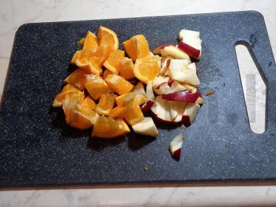 Moliūgų, juodųjų serbentų, obuolių ir apelsinų uogienė Žingsnis 2