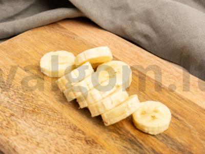 Švelnus mandarinų ir bananų pyragas Žingsnis 1
