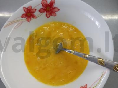 Dešros ir sūrio omletas Žingsnis 1