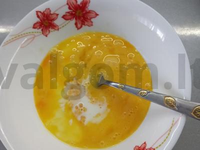 Dešros ir sūrio omletas Žingsnis 2