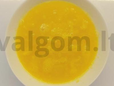 Aromatizuotas uogų ir bananų kokteilis Žingsnis 1