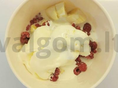 Aromatizuotas uogų ir bananų kokteilis Žingsnis 2