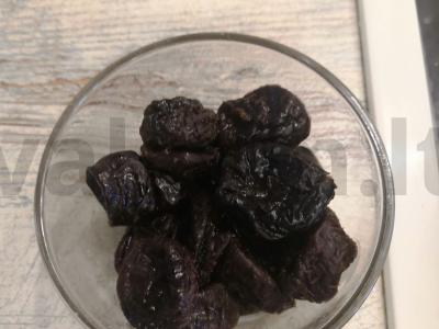 Šoninė, įdaryta džiovintomis slyvomis ir sūrio pasta Žingsnis 1