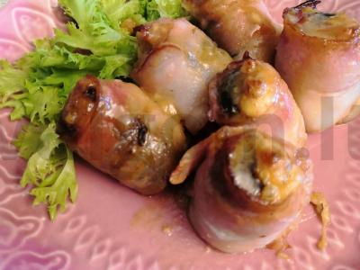 Šoninė, įdaryta džiovintomis slyvomis ir sūrio pasta pagrindine nuotrauka