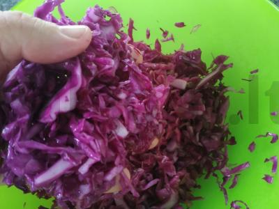 Kopūstų salotos "Česnakai" Žingsnis 2