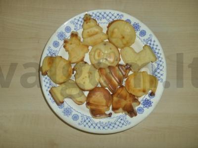 Keksiukai be glitimo ir cukraus pagrindine nuotrauka