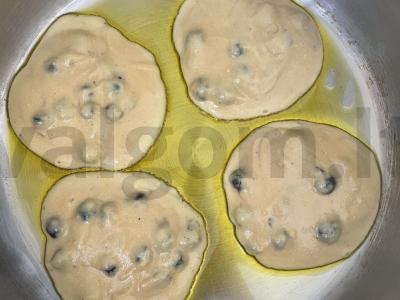 Avinžirnių blyneliai su uogomis Žingsnis 4