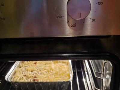 Bulvių apkepas su vištiena ir grybais po sūrio plutele Žingsnis 9