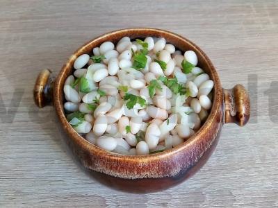 Paprastos pupelių salotos pagrindine nuotrauka