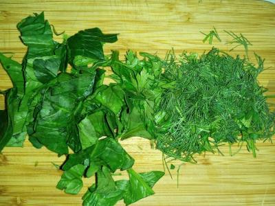 Gardžios salotos su marinuotais grybais Žingsnis 1