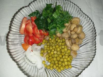 Gardžios salotos su marinuotais grybais Žingsnis 2