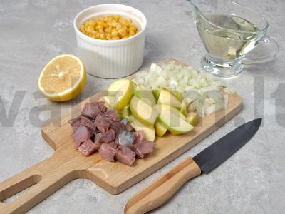 Salotos su kukurūzais ir skumbre Žingsnis 1