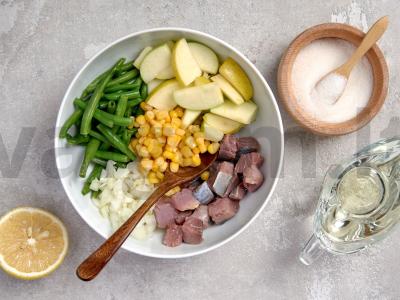 Salotos su kukurūzais ir skumbre Žingsnis 2