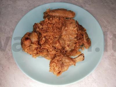 Trapus biryani plovas su salotomis pagrindine nuotrauka