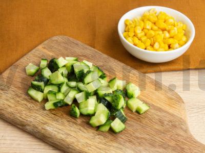 Salotos boltuška su virta žuvimi Žingsnis 1