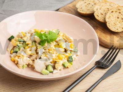 Salotos boltuška su virta žuvimi pagrindine nuotrauka