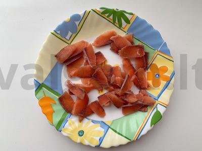 Sūri rožinė lašiša "Nuo mamos" Žingsnis 1