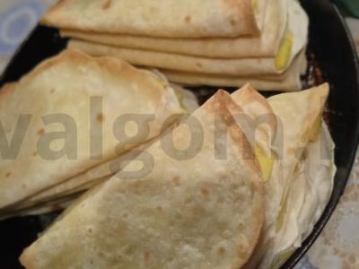 Klasikinis kystybye su bulvėmis pagrindine nuotrauka