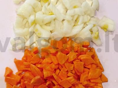 Lengva vištienos sriuba su makaronais ir daržovėmis Žingsnis 4