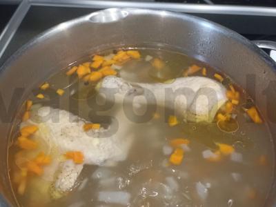 Lengva vištienos sriuba su makaronais ir daržovėmis Žingsnis 8