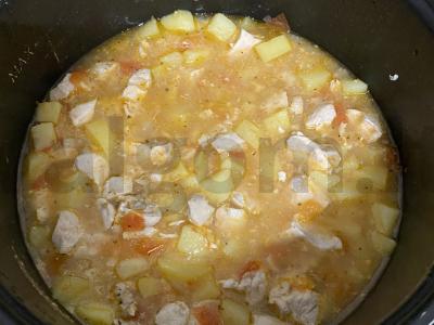 Keturių ingredientų kepsnys pagrindine nuotrauka