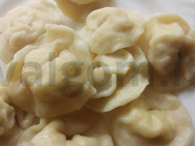 Naminiai vištienos koldūnai pagrindine nuotrauka