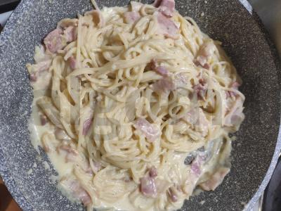 Naminiai makaronai carbonara su šonine Žingsnis 5