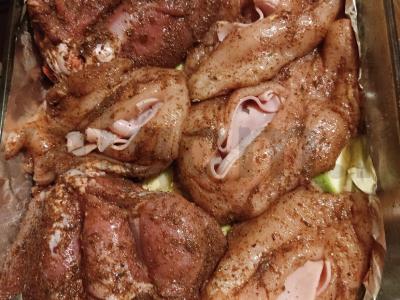 Vištienos filė su kumpiu ir sūriu, marinuota adžikoje Žingsnis 5